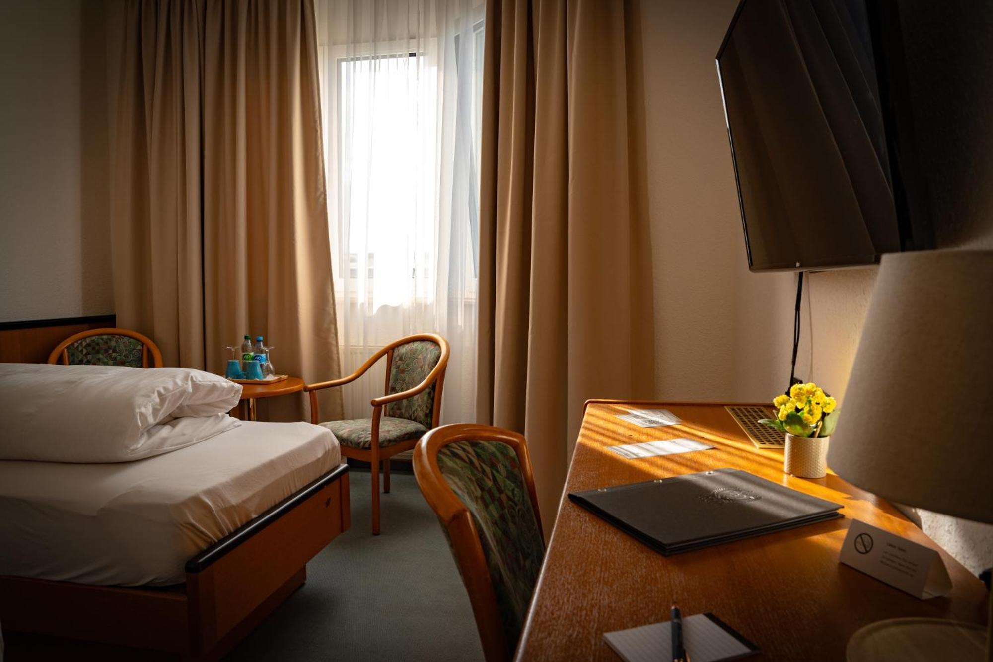E&D Hotel ロートガウ エクステリア 写真